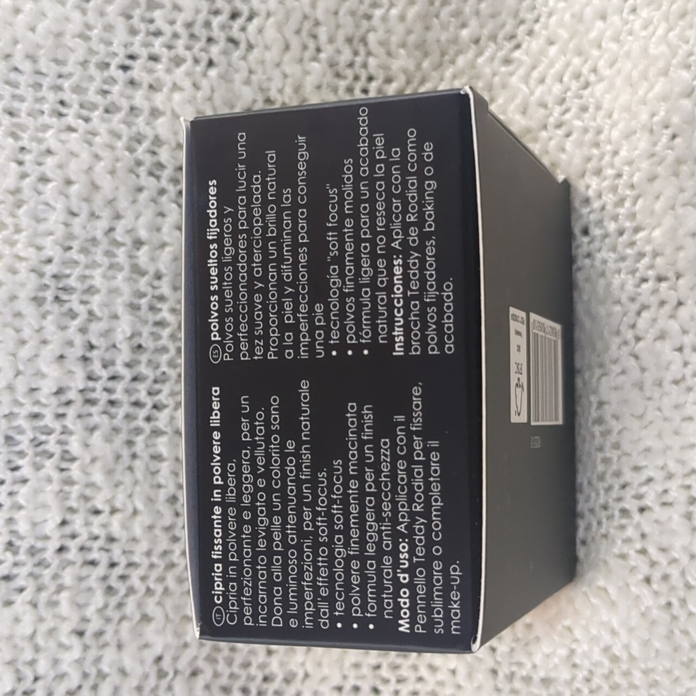 Rodial Glass Powder, 8g/0.28oz - Picture 6 of 10